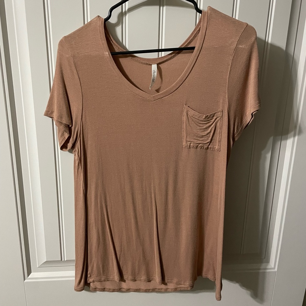 Basic V-Neck Pocket Tee